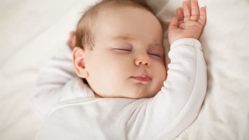 Bé 4 tháng ngủ ngày mấy tiếng là băn khoăn của nhiều cha mẹ