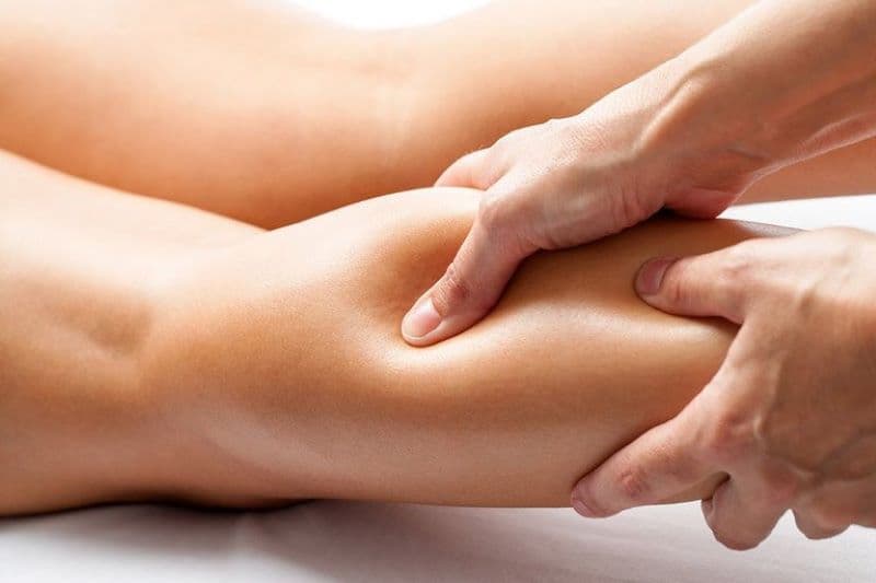 Bấm huyệt chân là một phương pháp thường được nhắc đến trong đông y và y học cổ truyền