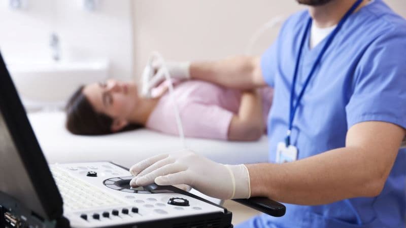 Nhờ không sử dụng tia X, kỹ thuật siêu âm được ứng dụng rộng rãi trong thăm khám và theo dõi nhiều vấn đề sức khỏe