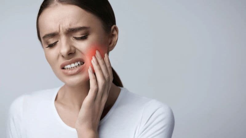 Nhiều vấn đề về răng miệng không tự khỏi mà có thể tiến triển âm thầm nếu không được thăm khám và điều trị đúng cách