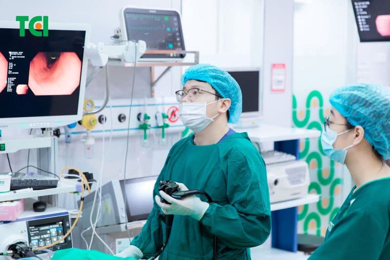 Nội soi tiêu hóa là phương pháp giúp bác sĩ quan sát trực tiếp lớp niêm mạc bên trong đường tiêu hóa thông qua một ống nội soi có gắn camera