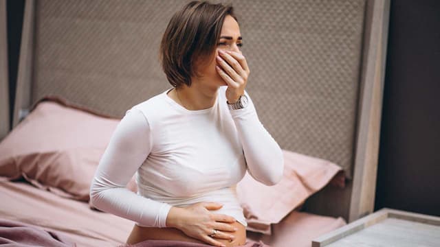 Ốm khi mang thai: Các bệnh thường gặp và cách xử trí an toàn