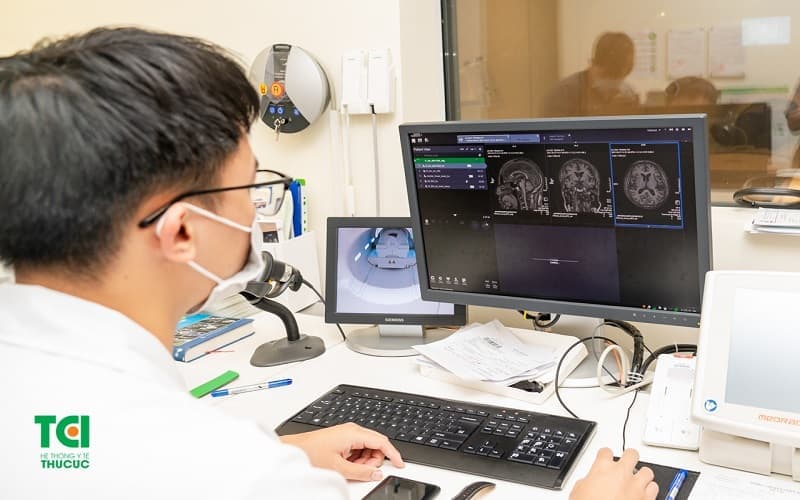 Tùy vào vấn đề cần kiểm tra, bác sĩ sẽ chỉ định phương pháp chẩn đoán hình ảnh phù hợp như siêu âm, X-quang, CT hoặc MRI