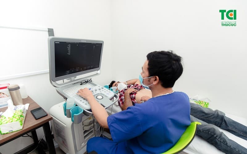 Khám gan mật khi xuất hiện dấu hiệu bất thường hoặc thuộc nhóm nguy cơ cao