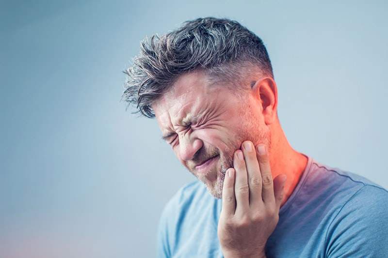 Nếu cảm giác răng ê buốt xuất hiện thường xuyên, kéo dài hoặc ngày càng tăng, bạn nên đi khám để tìm nguyên nhân