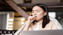 Thuốc ho: Dùng loại nào phù hợp với từng nguyên nhân gây ho?