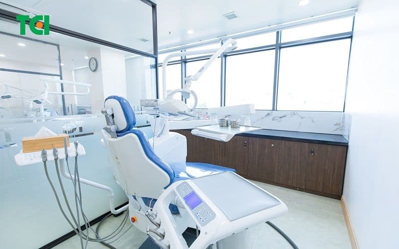 Phòng khám sở hữu nhiều thiết bị hiện đại phục vụ bác sĩ điều trị cho người bệnh
