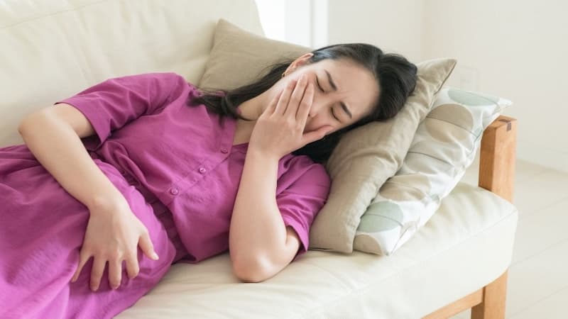 Ốm nghén khiến việc ăn uống của mẹ bầu trở nên khó khăn