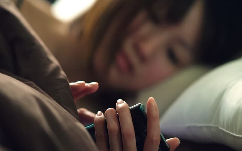 Những thói quen khiến sức khỏe đôi mắt ngày càng kém đi
