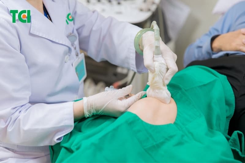 Chất nhờn được bơm trực tiếp giúp bôi trơn khớp, giảm ma sát và giảm tình trạng cứng khớp gối