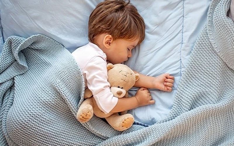 Những yếu tố ảnh hưởng đến giấc ngủ của bé 9 tháng tuổi cần lưu ý
