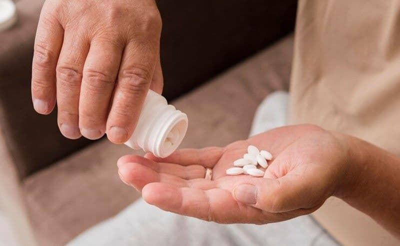 Nhiều người bệnh thường lo lắng uống thuốc dạ dày lâu ngày có hại không