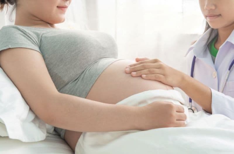 Phụ nữ mang thai cần được khám thai định kỳ và thực hiện các xét nghiệm cần thiết để đánh giá tình trạng thiếu máu