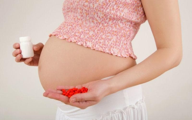 Phụ nữ mang thai là đối tượng đặc biệt cần chú ý vì nhu cầu sắt tăng cao trong thai kỳ