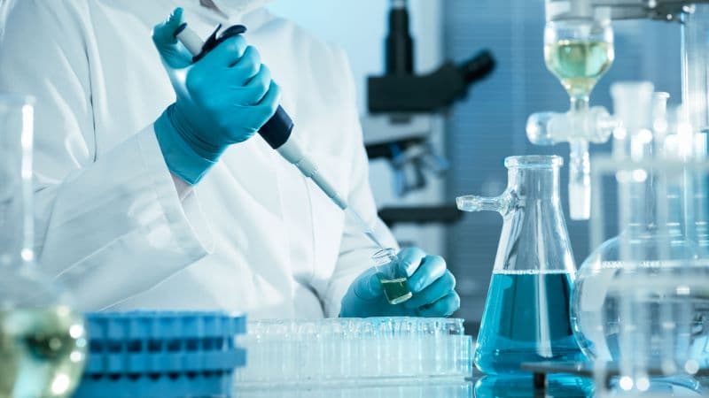 Xét nghiệm là một phần quan trọng trong quá trình kiểm tra sức khỏe