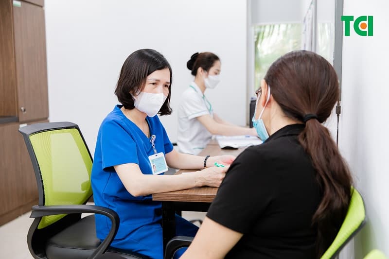 Nếu buổi khám có thêm glucose máu lúc đói hoặc một số xét nghiệm khác, bác sĩ có thể yêu cầu nhịn ăn trước khi lấy máu