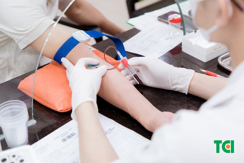 Danh mục khám cho người gan nhiễm mỡ phụ thuộc nguyên nhân, mức độ bệnh, tuổi và các yếu tố nguy cơ chuyển hóa
