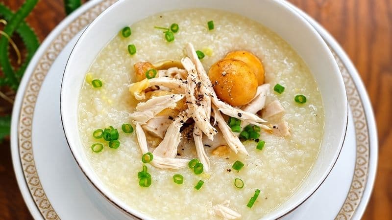 Cháo mềm, dễ tiêu hóa, bổ sung nước và dưỡng chất, hỗ trợ hệ tiêu hóa khỏe mạnh trong thai kỳ.