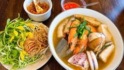 Thèm bún mắm khi mang thai: Mẹ bầu ăn được không?