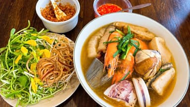 Thèm bún mắm khi mang thai: Mẹ bầu ăn được không?