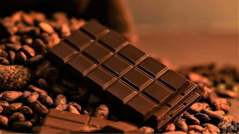 Mẹ bầu nên ăn socola với khẩu phần nhỏ, khoảng 10–30g socola đen mỗi ngày. 