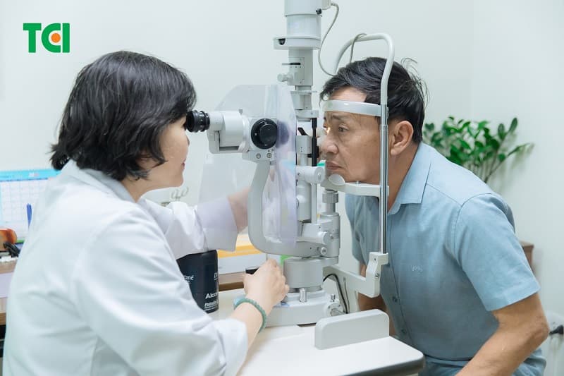 Tăng huyết áp kéo dài có thể gây tổn thương các mạch máu võng mạc