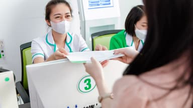 Khám sức khỏe online có thay thế khám trực tiếp không?