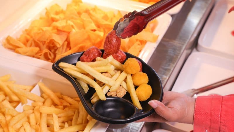 Để bảo vệ tuyến tụy, nên hạn chế các nhóm thực phẩm nhiều chất béo, đường và đồ uống có cồn