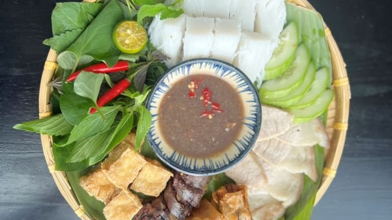 Mẹ bầu có thể ăn bún đậu nhưng cần đặc biệt chú ý đến nguồn gốc và cách chế biến mắm tôm.