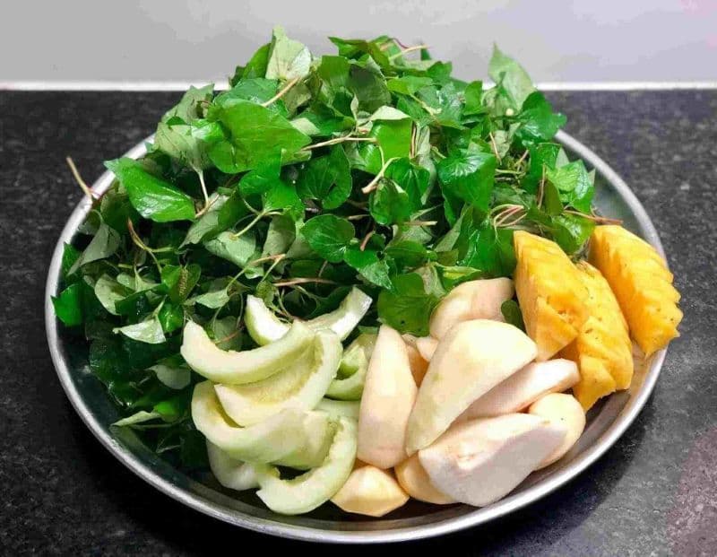 Mẹ bầu nên sử dụng rau diếp cá với lượng vừa phải thay vì ăn quá nhiều hoặc dùng dạng cô đặc.