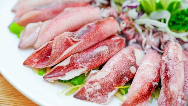 Bầu ăn mực được không, ăn bao nhiêu và cần lưu ý gì?