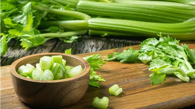 bầu ăn rau cần được không