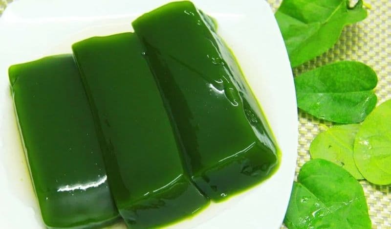 Khi ăn sương sâm, mẹ nên hạn chế thêm nhiều đường, siro hoặc các nguyên liệu tạo ngọt.