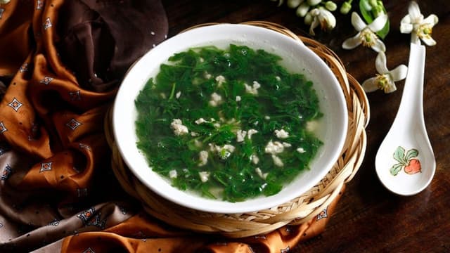Bầu có ăn được ngải cứu không và mẹ cần lưu ý gì?