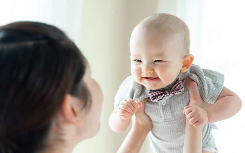 Cha mẹ nên duy trì lịch ngủ - thức ổn định