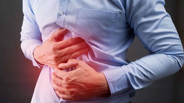 Bệnh dạ dày gây khó thở có nguy hiểm không?