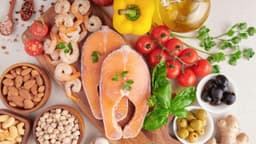 Bị đau mắt đỏ 1 bên kiêng ăn gì? Lưu ý để bệnh nhanh khỏi