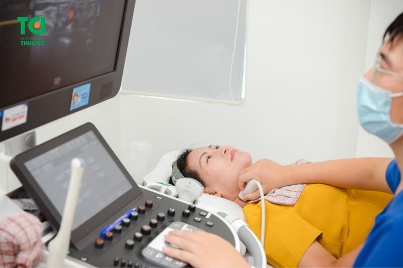 Siêu âm là phương pháp không xâm lấn để kiểm tra u mỡ dưới cằm