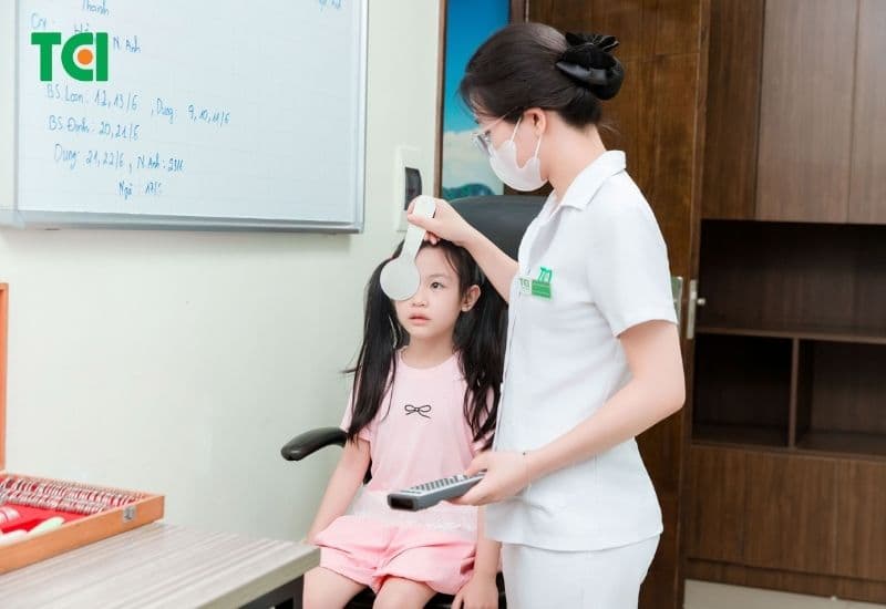 cận 0.25 độ có nên đeo kính