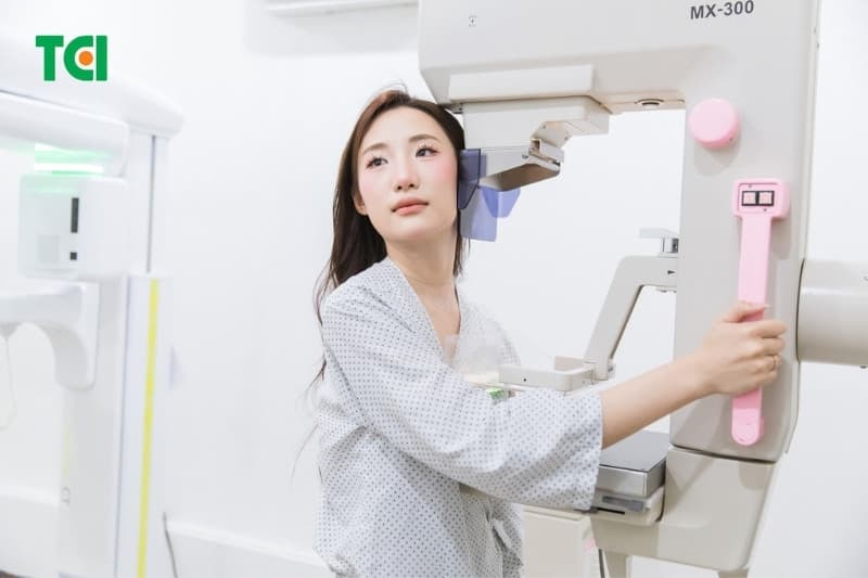 Chụp nhũ ảnh giúp phát hiện các tổn thương hoặc điểm vôi hóa nhỏ