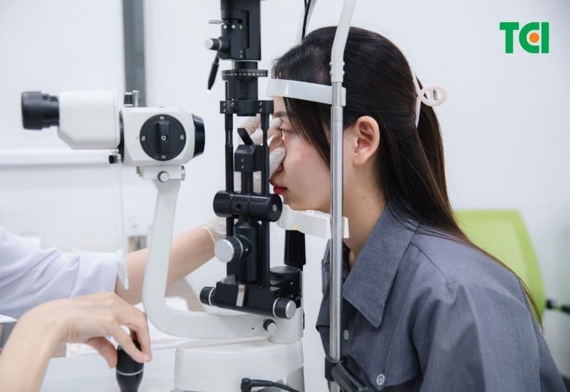 đau mắt đỏ do virus bao lâu thì khỏi