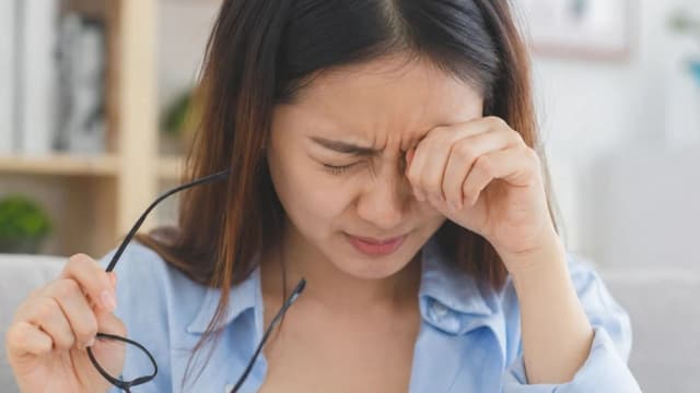 Đau mắt đỏ do virus bao lâu thì khỏi? Dấu hiệu và cách điều trị