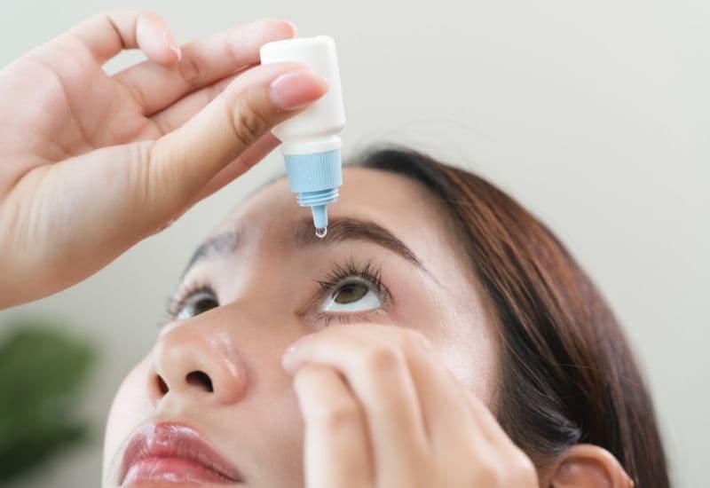 đau mắt đỏ nhỏ thuốc gì
