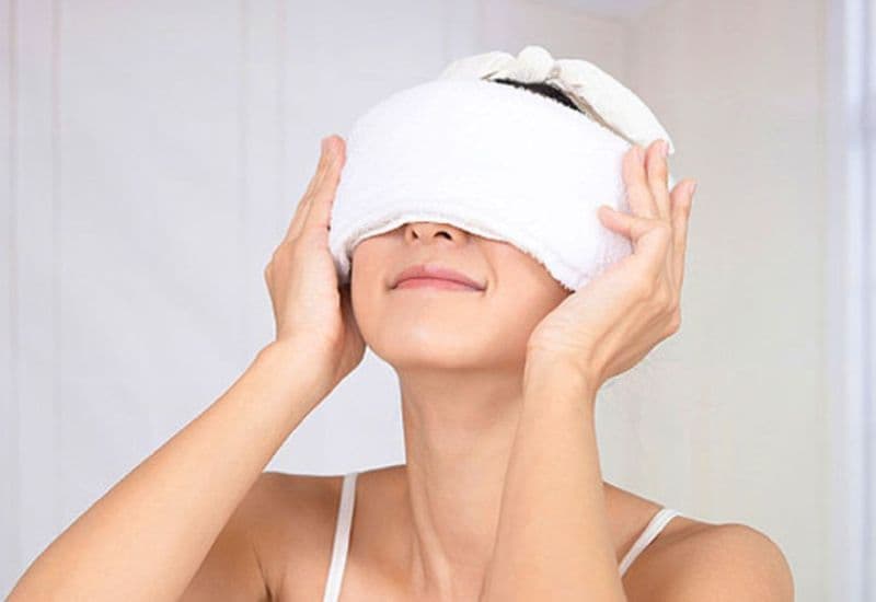 đau mắt đỏ uống thuốc kháng sinh gì