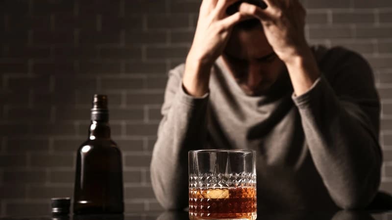 Rượu bia có thể làm tăng cơn đau thượng vị