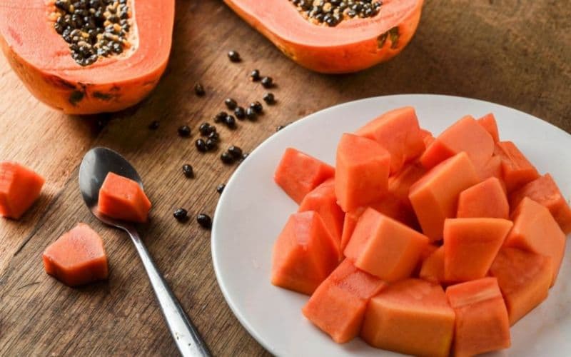 Đẻ mổ ăn đu đủ chín được không?