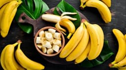 Đẻ mổ ăn được chuối tiêu không? Mẹ cần lưu ý gì khi ăn?