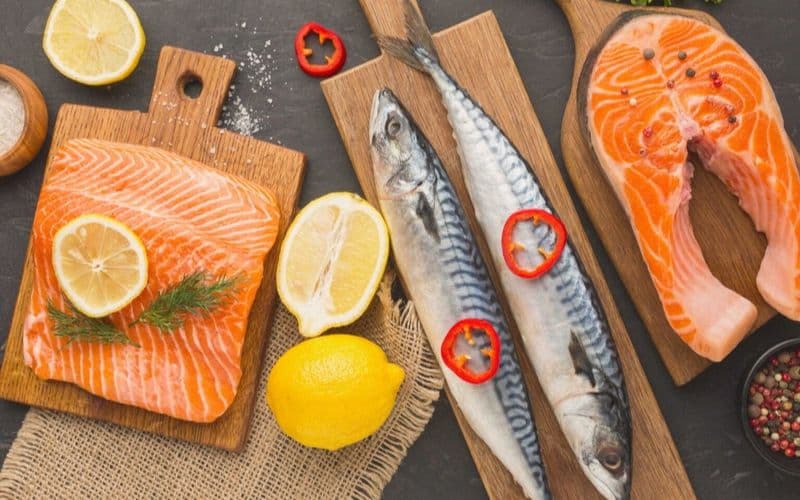 Đẻ mổ ăn hải sản được không?
