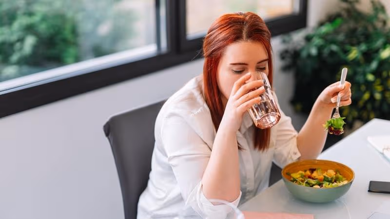 Nguyên tắc ăn uống quan trọng nhất là bù đủ nước và điện giải, ăn lại từng bước theo khả năng dung nạp