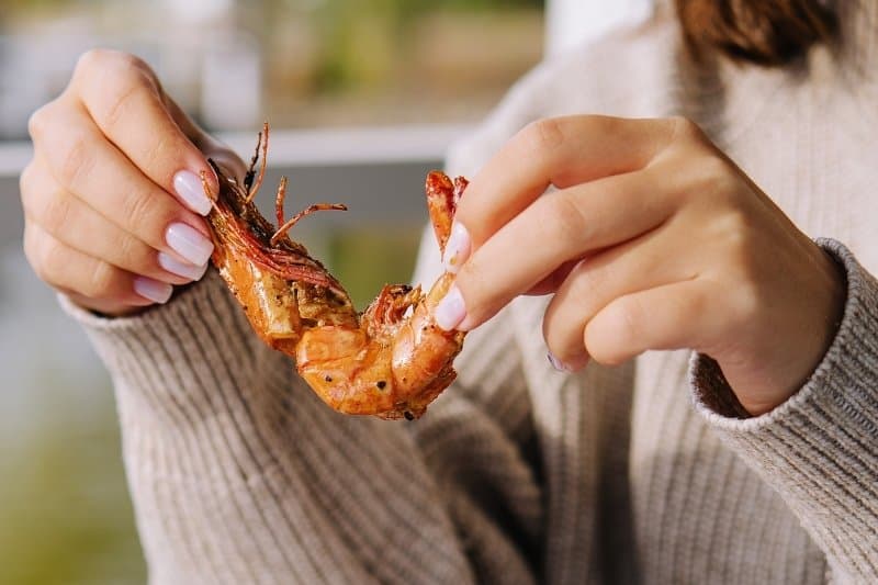 Tôm chứa canxi, phốt-pho cùng nhiều khoáng chất cần thiết cho cơ thể
